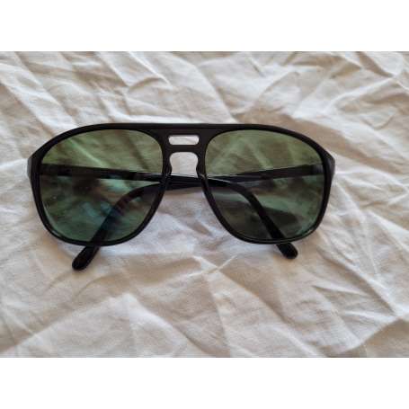 Lunettes de soleil T1 militaires Noir Verres vert foncé d'occasion