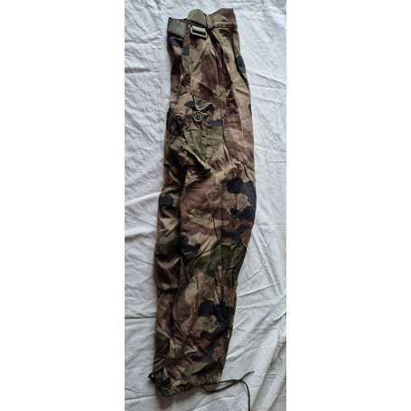 Pantalon camouflage vert d'occasion taille 88/93 M
